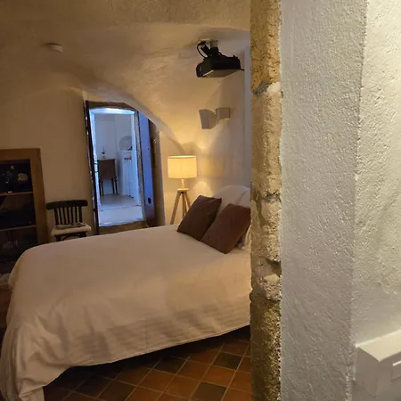 La Voute Noble Saint-Saturnin (Puy-de-Dome)